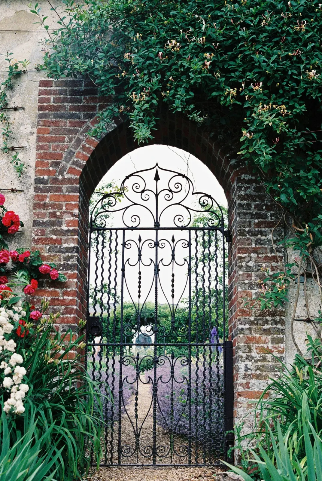 Ornamental Gates Louisville, KY, modern black metal gate detail